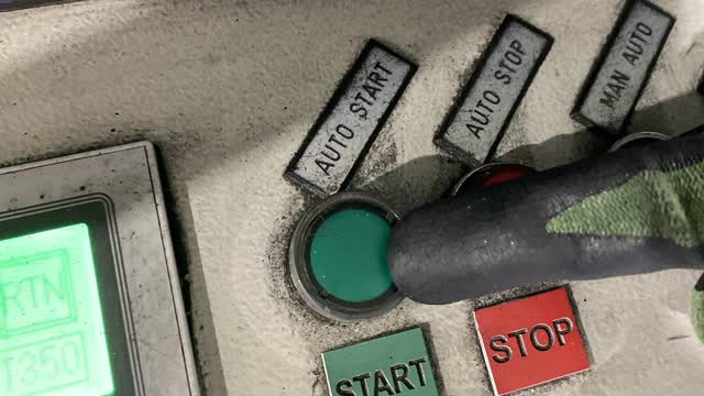 <p>Press the green start button to Start.</p>