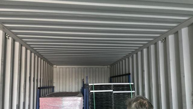 <p>As shows in the photo, the long bars must be on either side of the stillages, because this will be loaded exactly onto the truck and this bar will avoid damages to the products when strapped down to the truck.</p>
