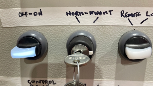 <p>Turn the console to Maintenance. Do this by turning the switch to the right.</p>