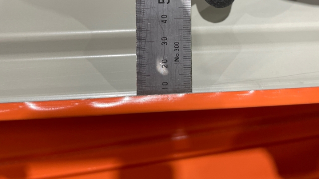 <p>Using the ruler, measure the fins to ensure they have been folded properly (8mm). Using the tape measure make sure the sheet is the correct length.</p>