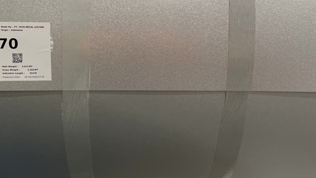 <p>On the coil loaded on de-coiler; cut the tape, make sure to hold the tail so it doesn’t hit you.</p>