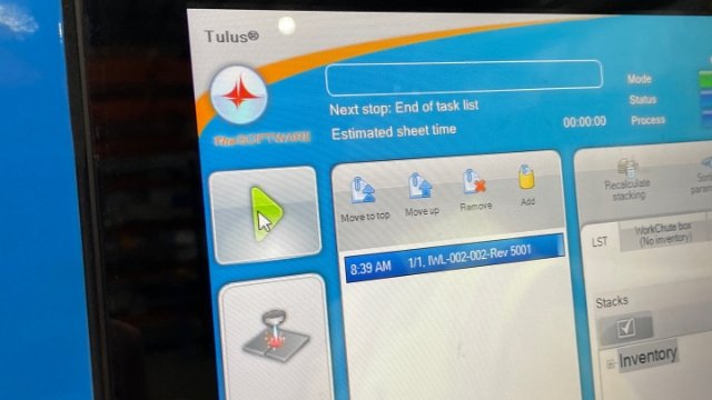 <p>To start the job press the green start button.</p>
