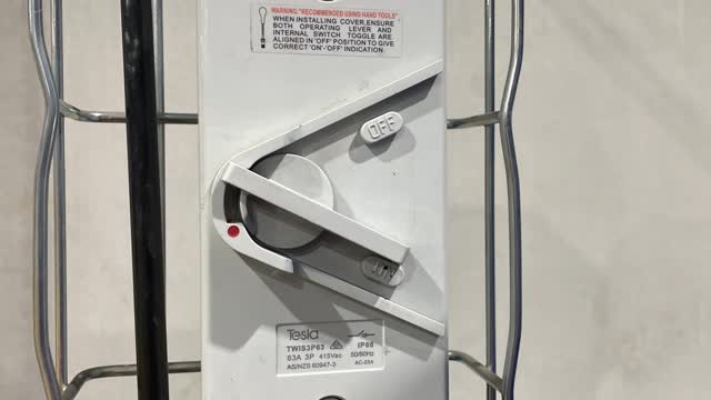 <p>Turn the main isolator switch to On.</p>