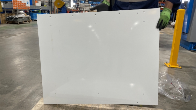 <p>Select the side panel and peel plastic.</p>