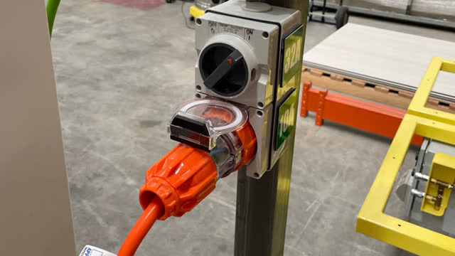 <p>Turn on power to the right of the machine</p>