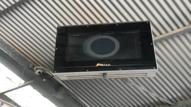 <p>Insure milkhub screen is working on cups on
– If you push a button on the keypad this should start the screen up.</p>