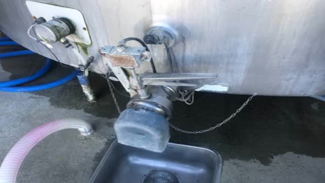 <p>Make Sure the vat outlet is closed</p>