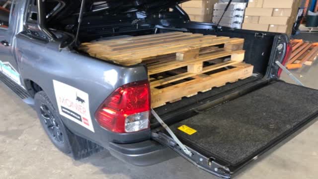 <p>Remove pallets IF supplied by customer</p>