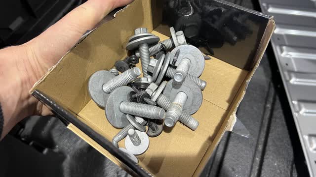 <p>Keep all original parts in tub</p>
